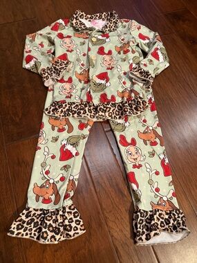 Girls' Holiday Character Pajama Set with Leopard Trim - Green